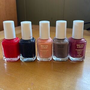 5 Essie polishes